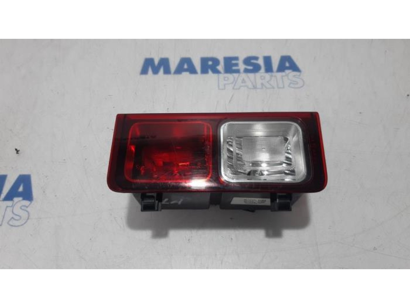 Opel - Vivaro - Reversing light, right