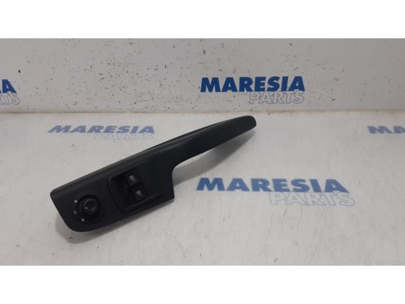 Opel - Vivaro - Multi-functional window switch