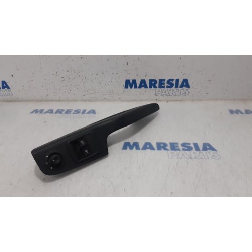 Opel - Vivaro - Multi-functional window switch