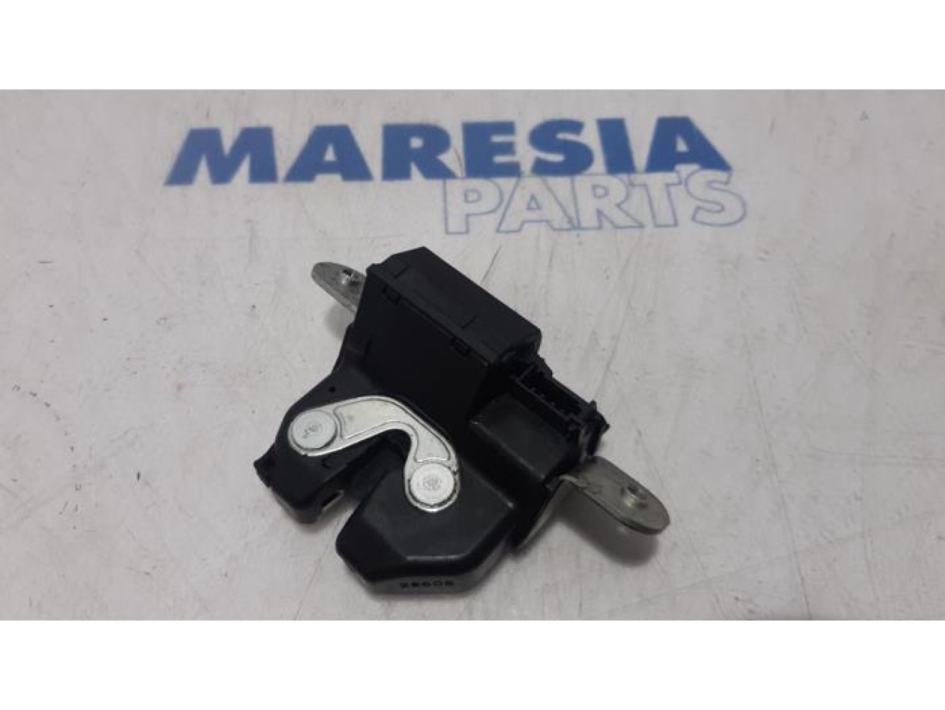 Fiat - Bravo - Tailgate lock mechanism