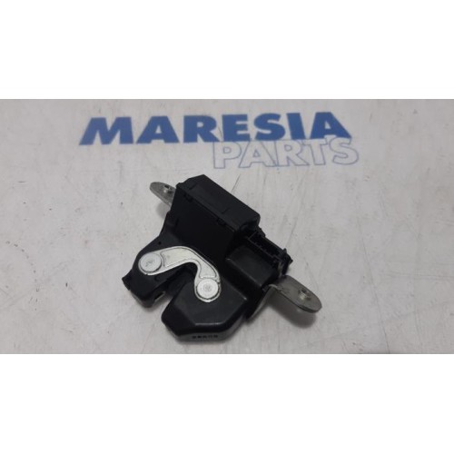 Fiat - Bravo - Tailgate lock mechanism