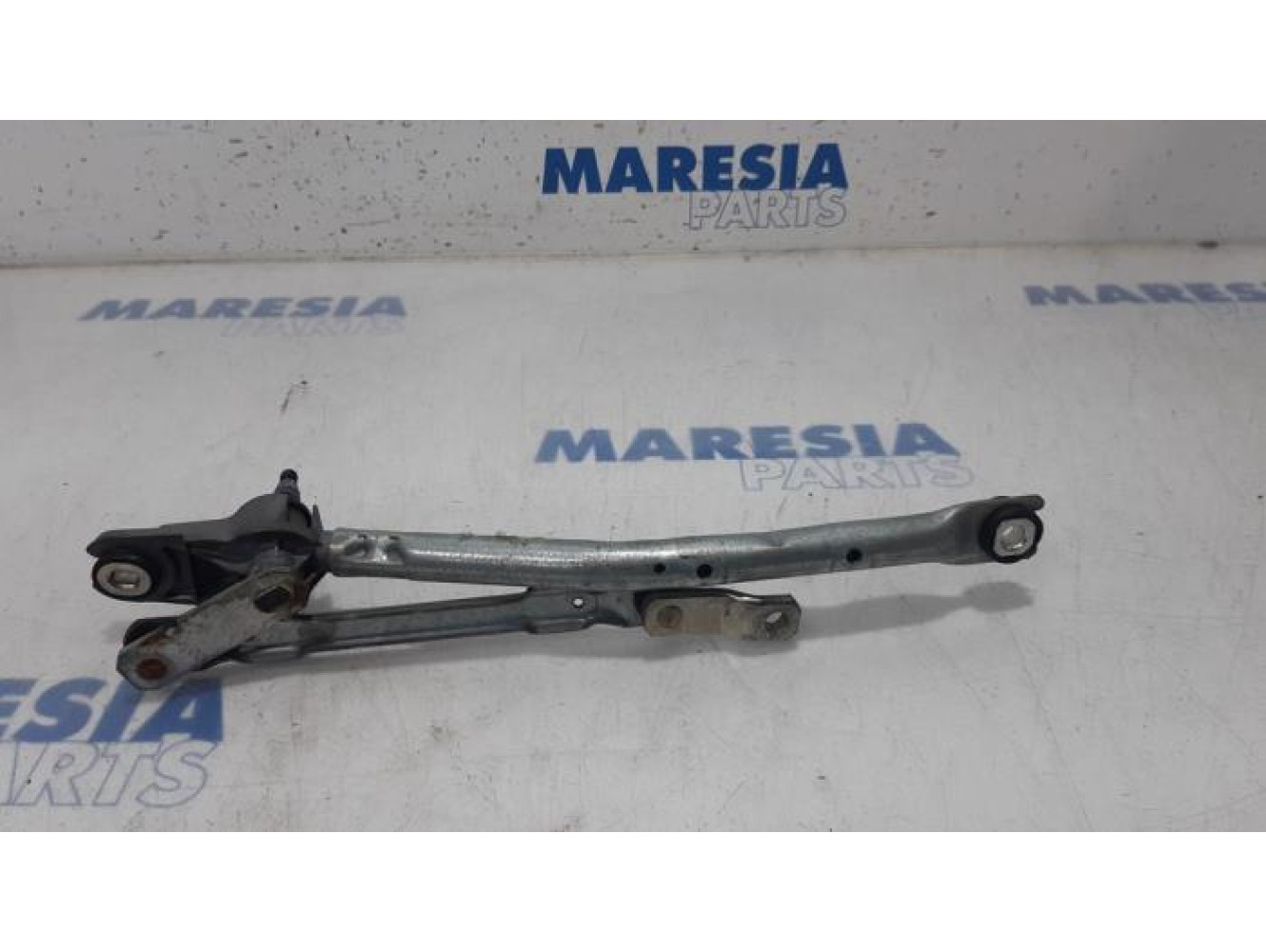 Peugeot - 107 - Wiper mechanism