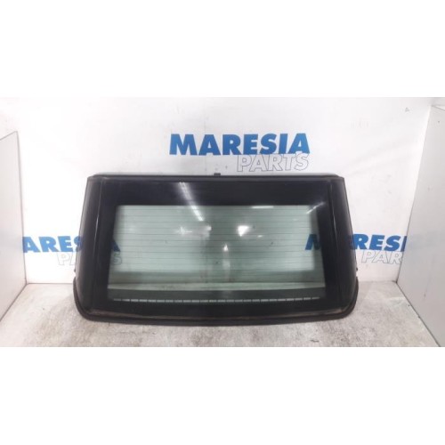 Peugeot - 207 - Rear window