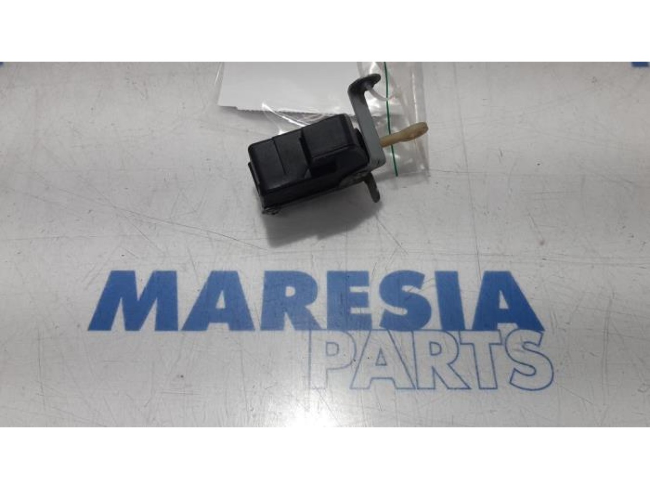 Peugeot - 107 - Tailgate motor