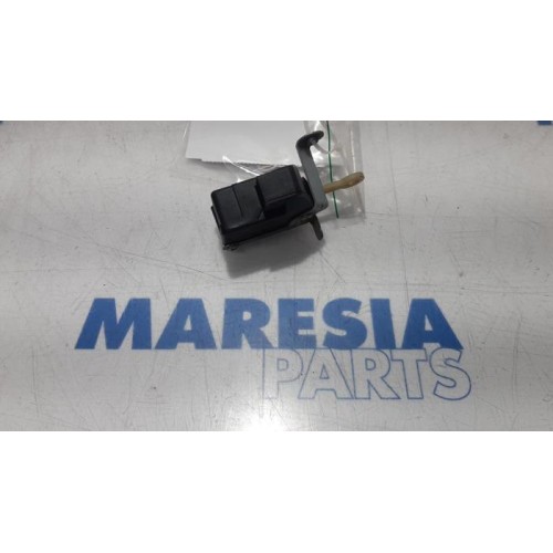 Peugeot - 107 - Tailgate motor