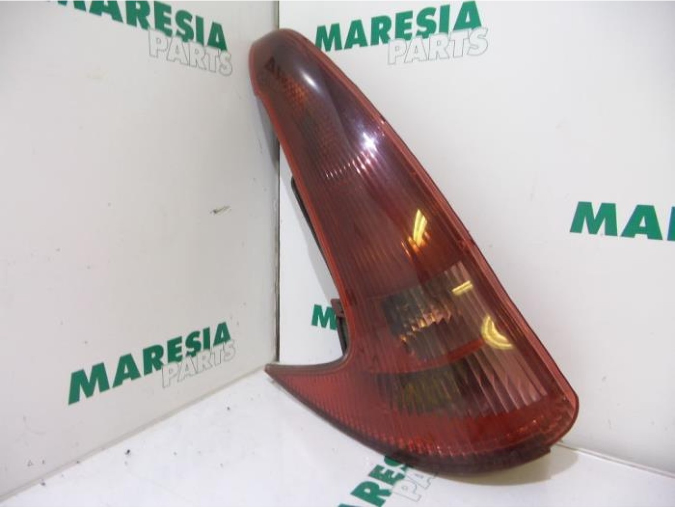 Peugeot - 206 - Achterlicht links