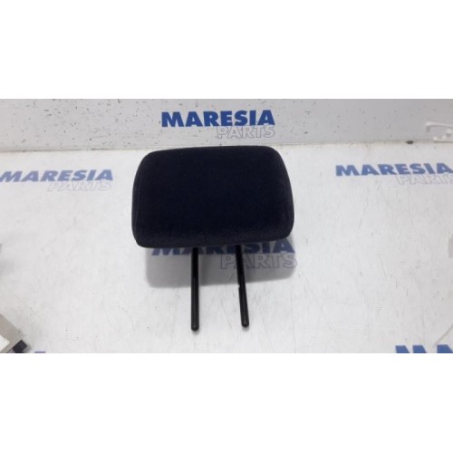 Peugeot - 206 - Headrest