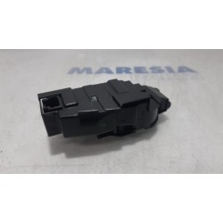 Peugeot - RCZ - Tailgate lock mechanism