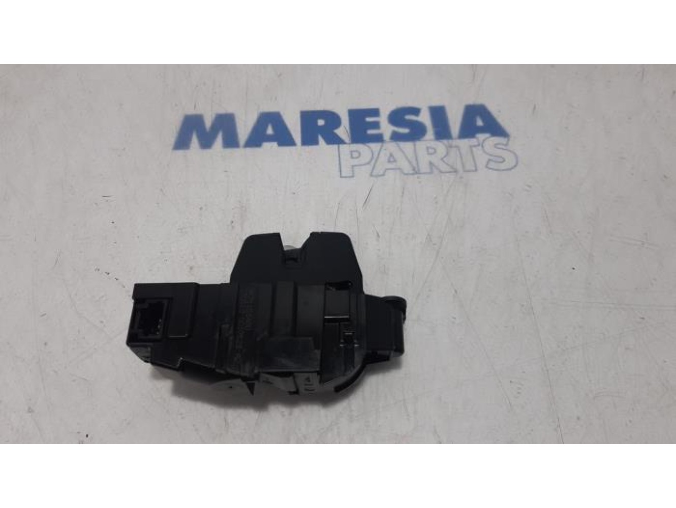 Peugeot - RCZ - Tailgate lock mechanism