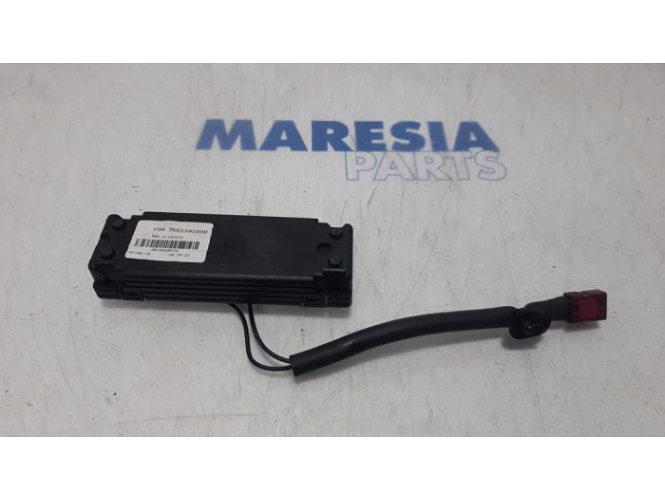 Peugeot - RCZ - GPS antenna