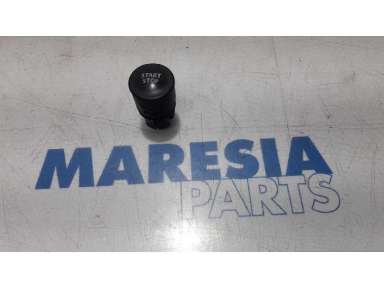 Renault - Clio - Start/stop switch