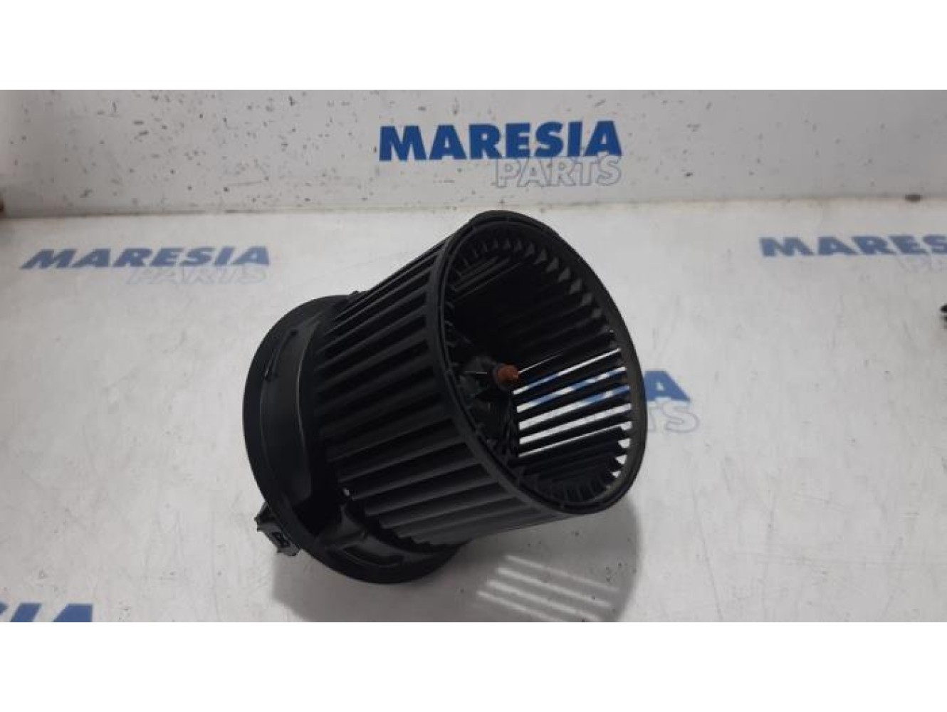 Renault - Clio - Heating and ventilation fan motor