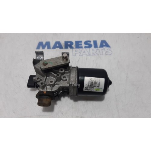 Renault - Clio - Front wiper motor