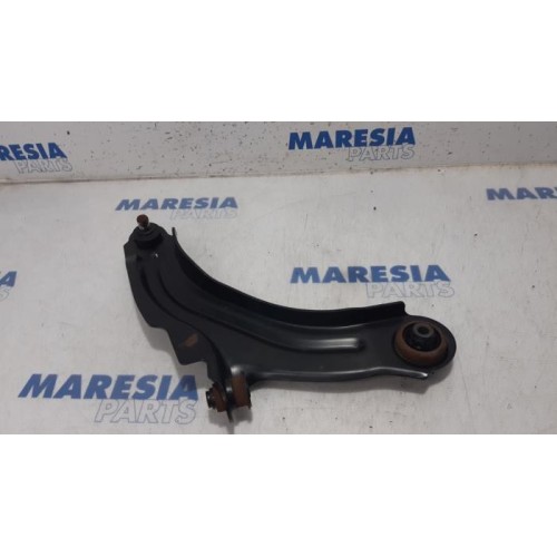 Renault - Clio - Front lower wishbone, right