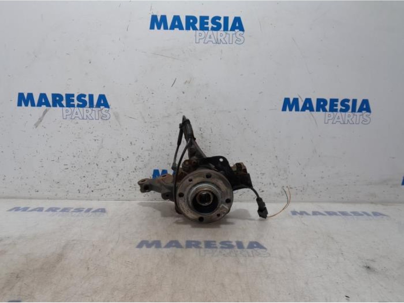 Renault - Clio - Fusee links-voor