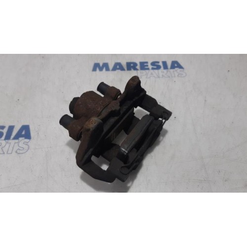 Renault - Clio - Front brake calliper, left