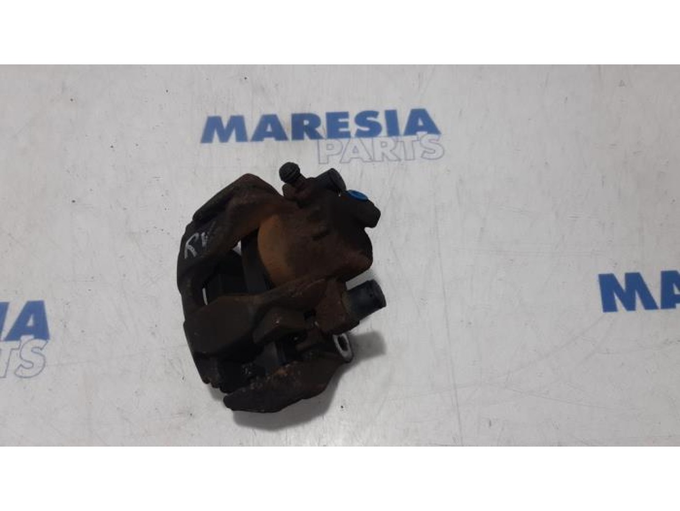 Renault - Clio - Front brake calliper, right