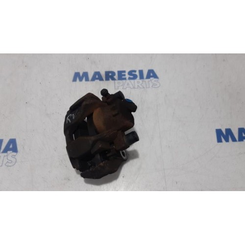 Renault - Clio - Front brake calliper, right