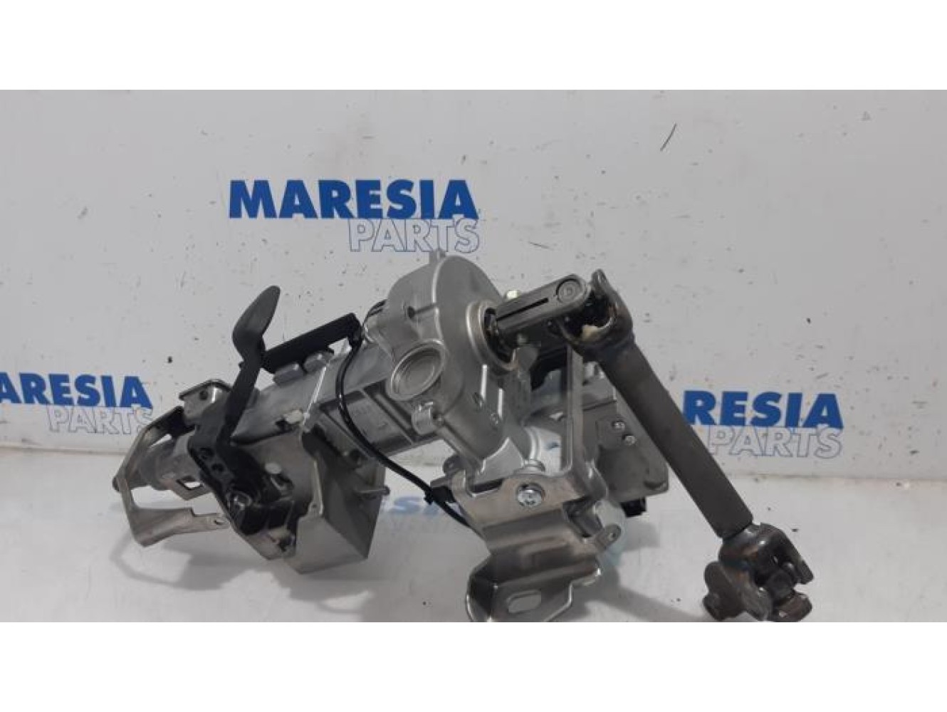 Renault - Clio - Steering column housing