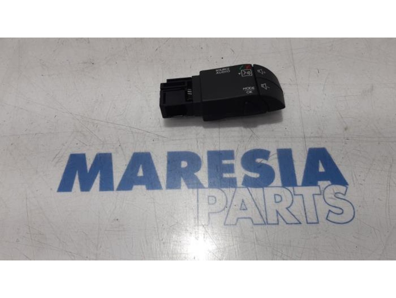 Renault - Espace - Commande radio volant