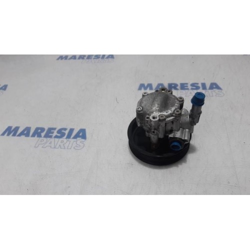 Renault - Espace - Power steering pump