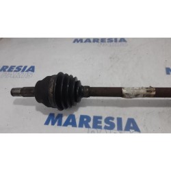 Peugeot - 207 - Aandrijfas links-voor