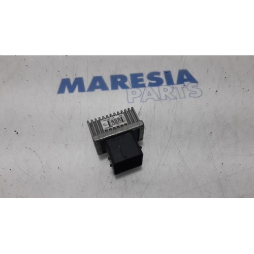 Renault - Clio - Glow plug relay