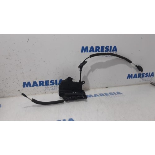Renault - Clio - Front door lock mechanism 4-door, right