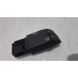 Renault - Clio - Steering wheel mounted radio control