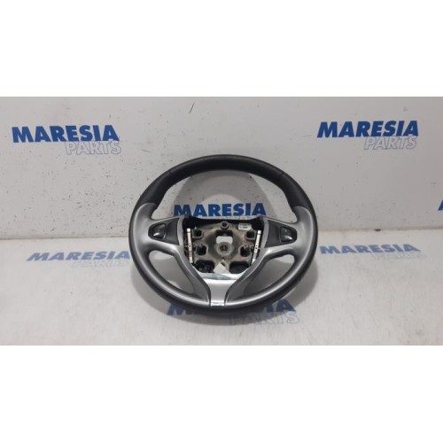 Renault - Clio - Steering wheel