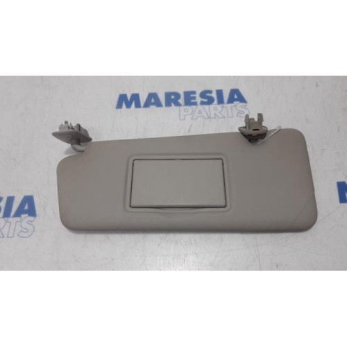 Renault - Clio - Sun visor