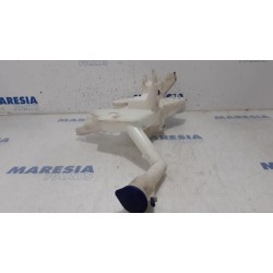 Citroen - C5 - Front windscreen washer reservoir