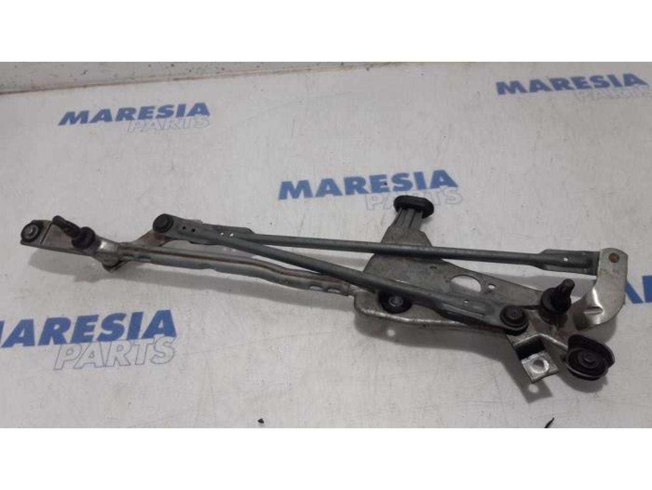 Peugeot - 308 - Wiper mechanism