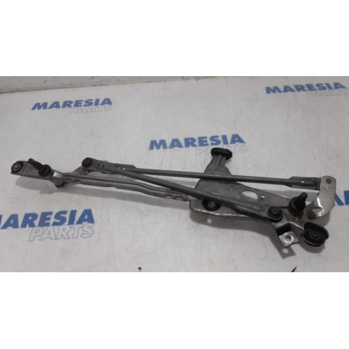 Peugeot - 308 - Wiper mechanism
