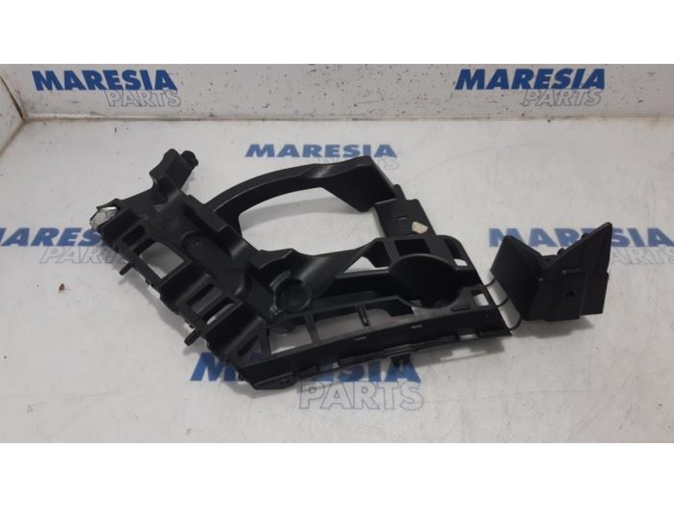 Renault - Espace - Rear bumper bracket, right