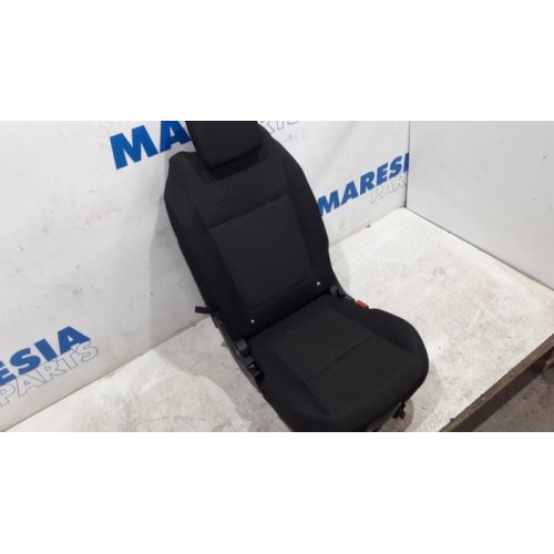 Peugeot - 5008 - Sitz hinten
