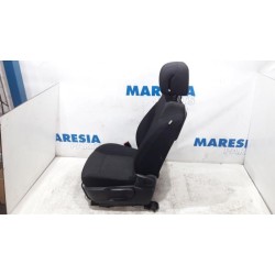 Peugeot - 5008 - Sitz links
