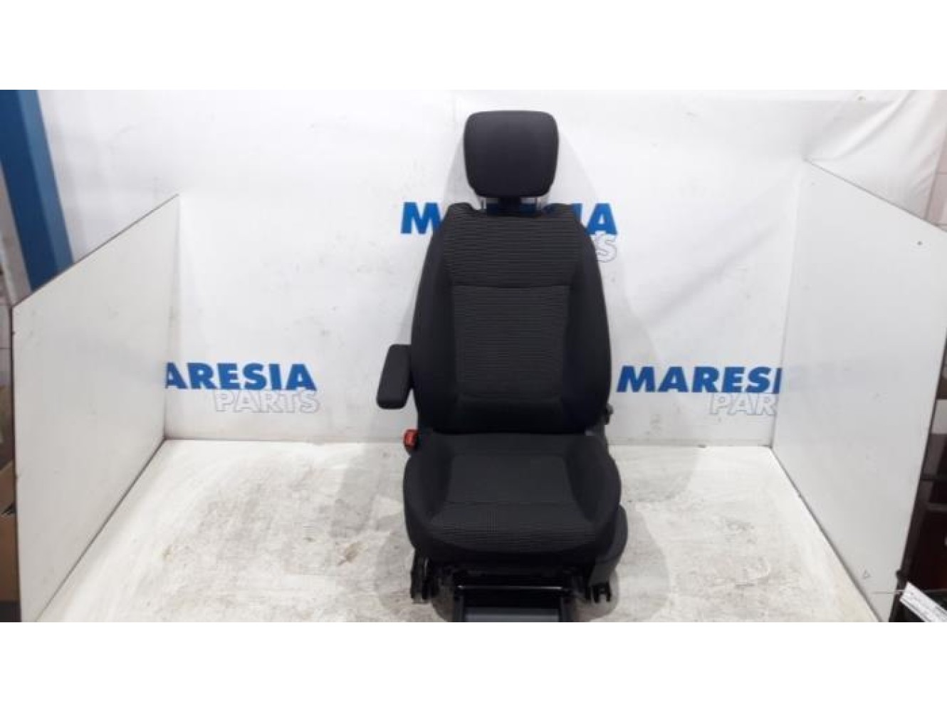 Peugeot - 5008 - Sitz links