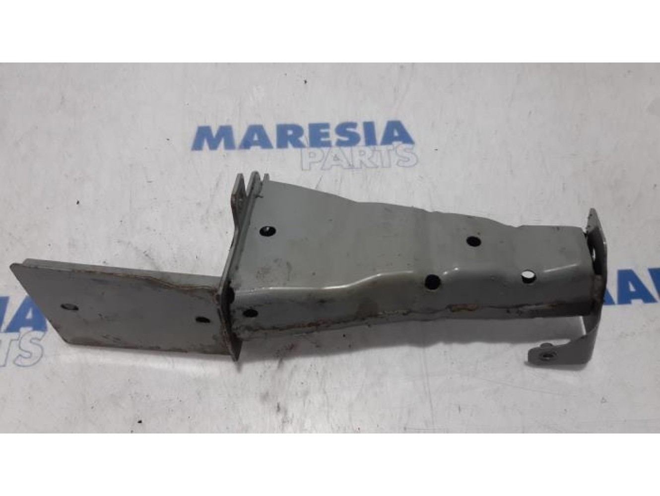 Renault - Espace - Front bumper bracket, right