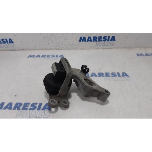 Renault - Espace - Engine mount