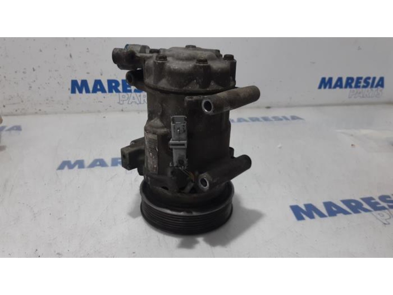 Renault - Clio - Air conditioning pump