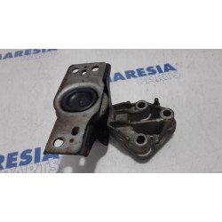 Renault - Clio - Engine mount