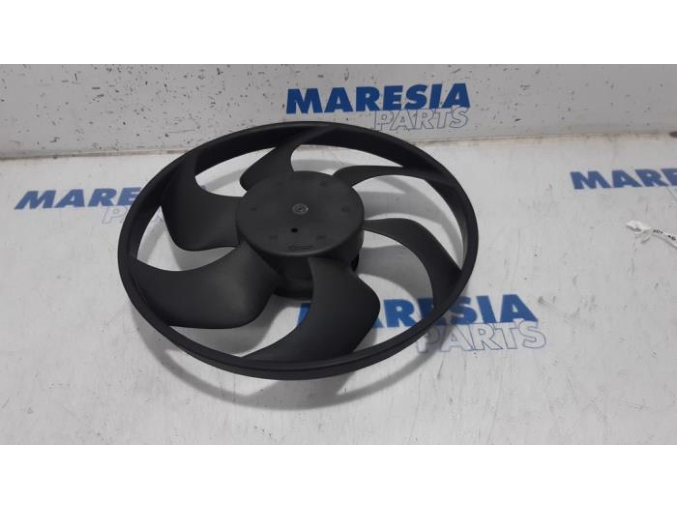 Renault - Clio - Fan motor