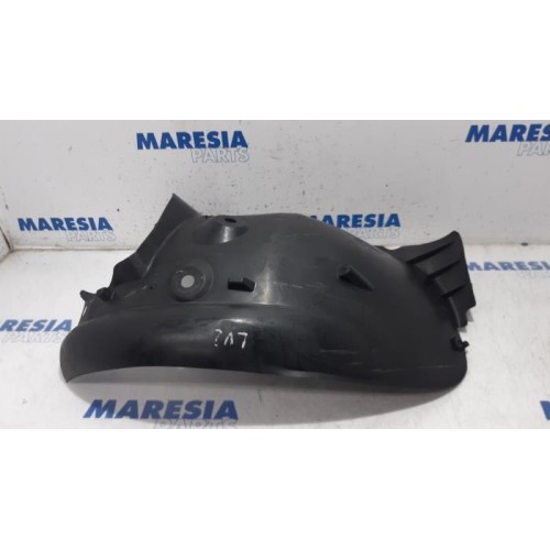 Renault - Clio - Wheel arch liner