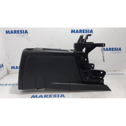 Peugeot - 5008 - Middle console