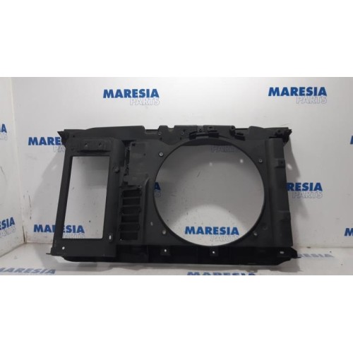 Peugeot - 5008 - Front panel
