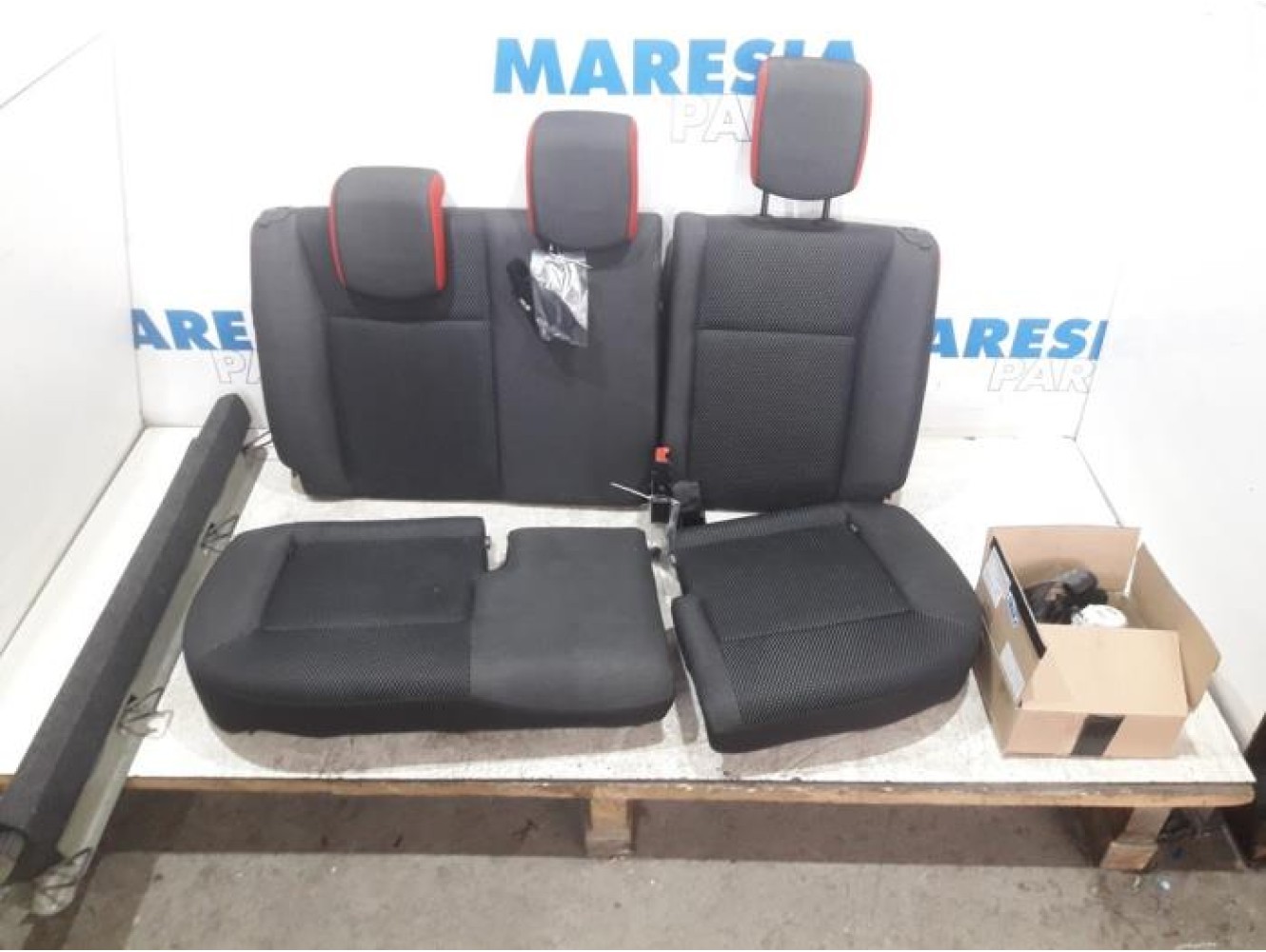 Renault - Clio - Rear bench seat