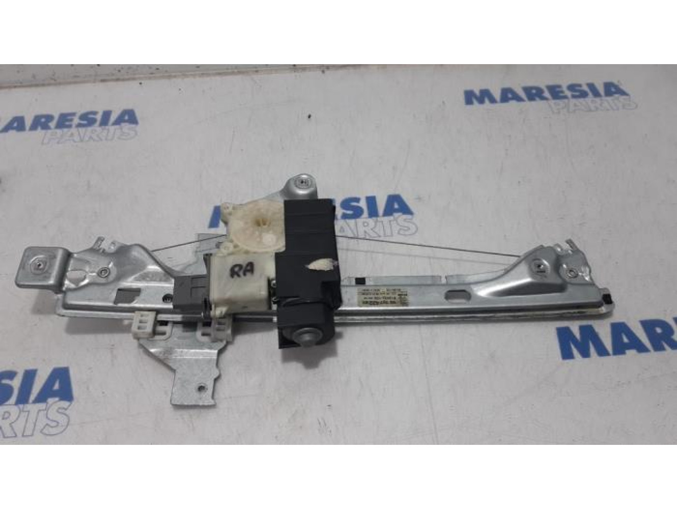 Peugeot - 5008 - Rear door window mechanism 4-door, right