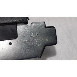 Peugeot - 5008 - Tailgate lock mechanism