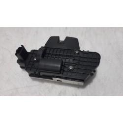 Peugeot - 5008 - Tailgate lock mechanism